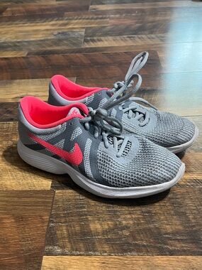 Nike Gray Mesh Trainers with Bright Pink Swoosh